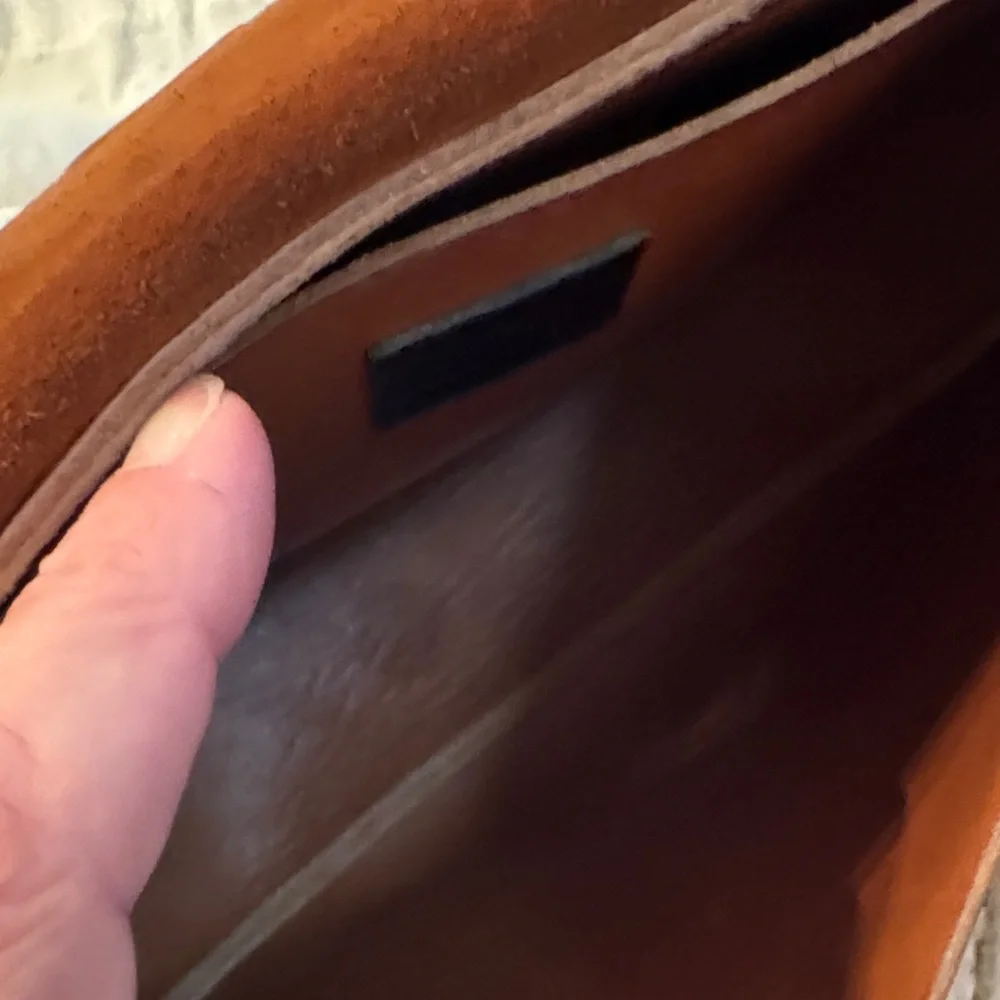 Elegant Tan Leather Shoulder Bag with Braided Accent - Picture 4 of 9